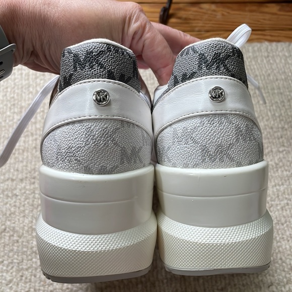 Brand new without box - Picture 8 of 9